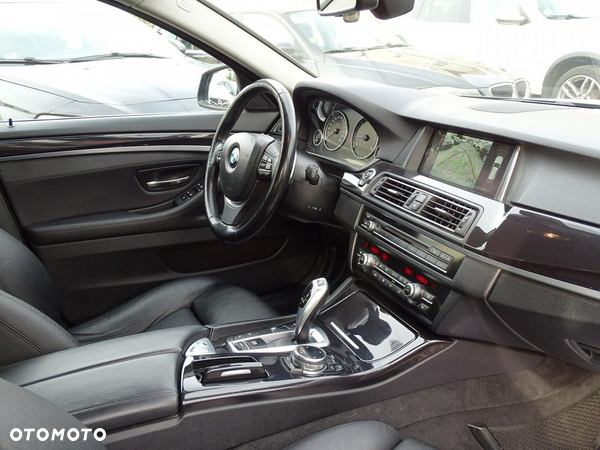 BMW Seria 5 520d xDrive Touring - 14