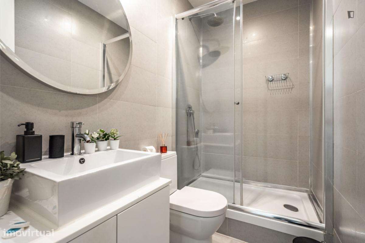 Quarto - localizado em Campolide Lisbon - Grande imagem: 2/22