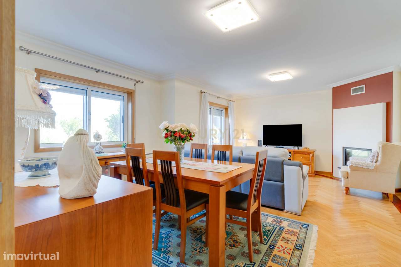 Moradia T3, Águas-furtadas + Cave com possibilidade +T1-0