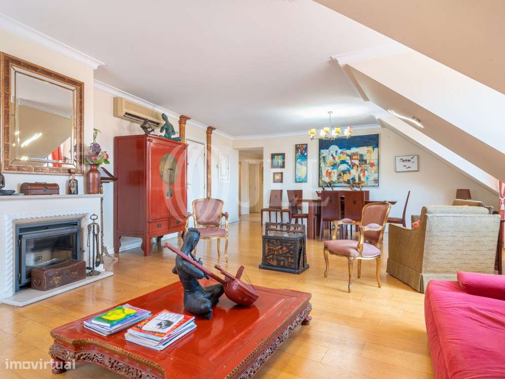 Apartamento T2 na Praça Luís de Camões, Chiado, Lisboa - Grande imagem: 5/22