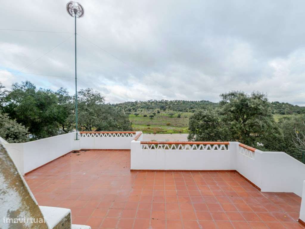 Quinta com quatro suítes e moínho, junto ao Rio Guadiana-25