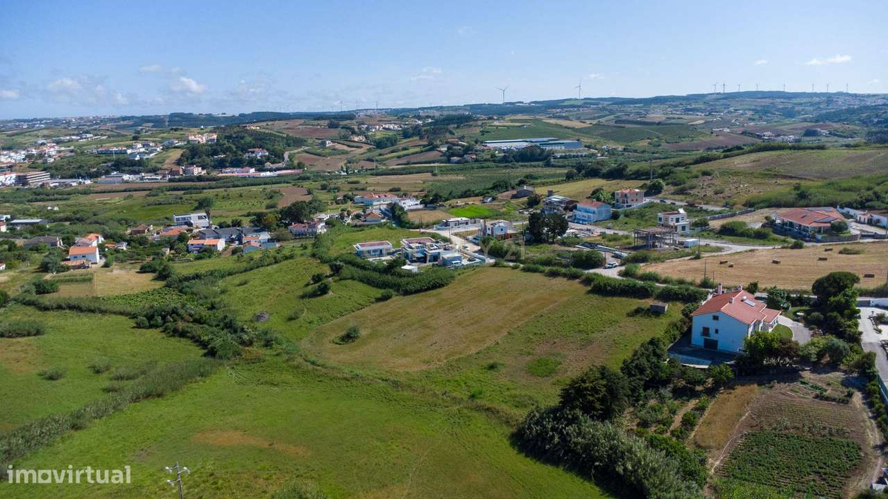 TERRENO URBANIZÁVEL NA LOURINHÃ – INVESTIMENTO PARA 11 FOGOS - Grande imagem: 4/11