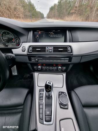 BMW Seria 5 535d xDrive - 23