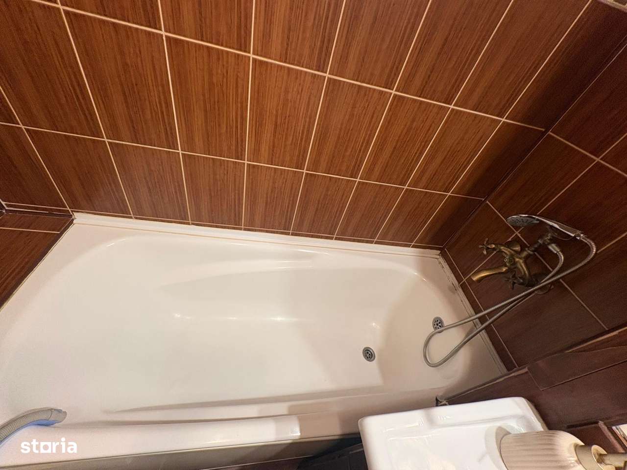 1 cam d 38 mp zona pacurari kaufland 2/8 mob si util 86.500 euro-12