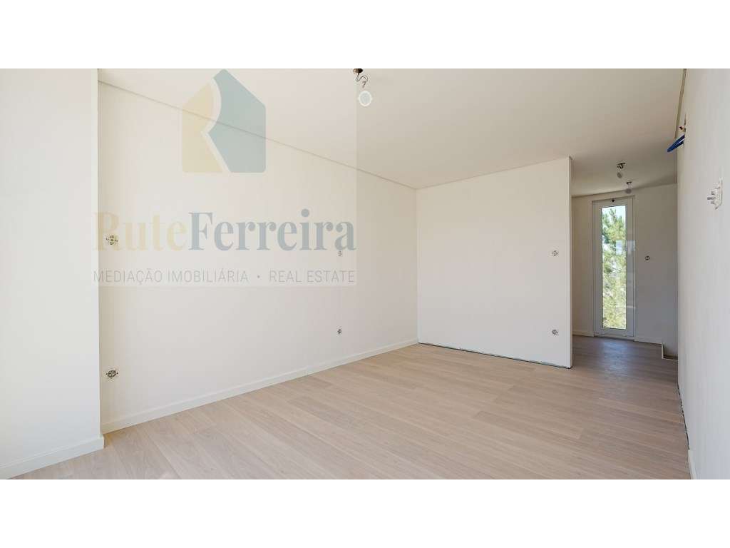 Moradia de design contemporâneo e inovador na Portela da Vila, Torr...-17