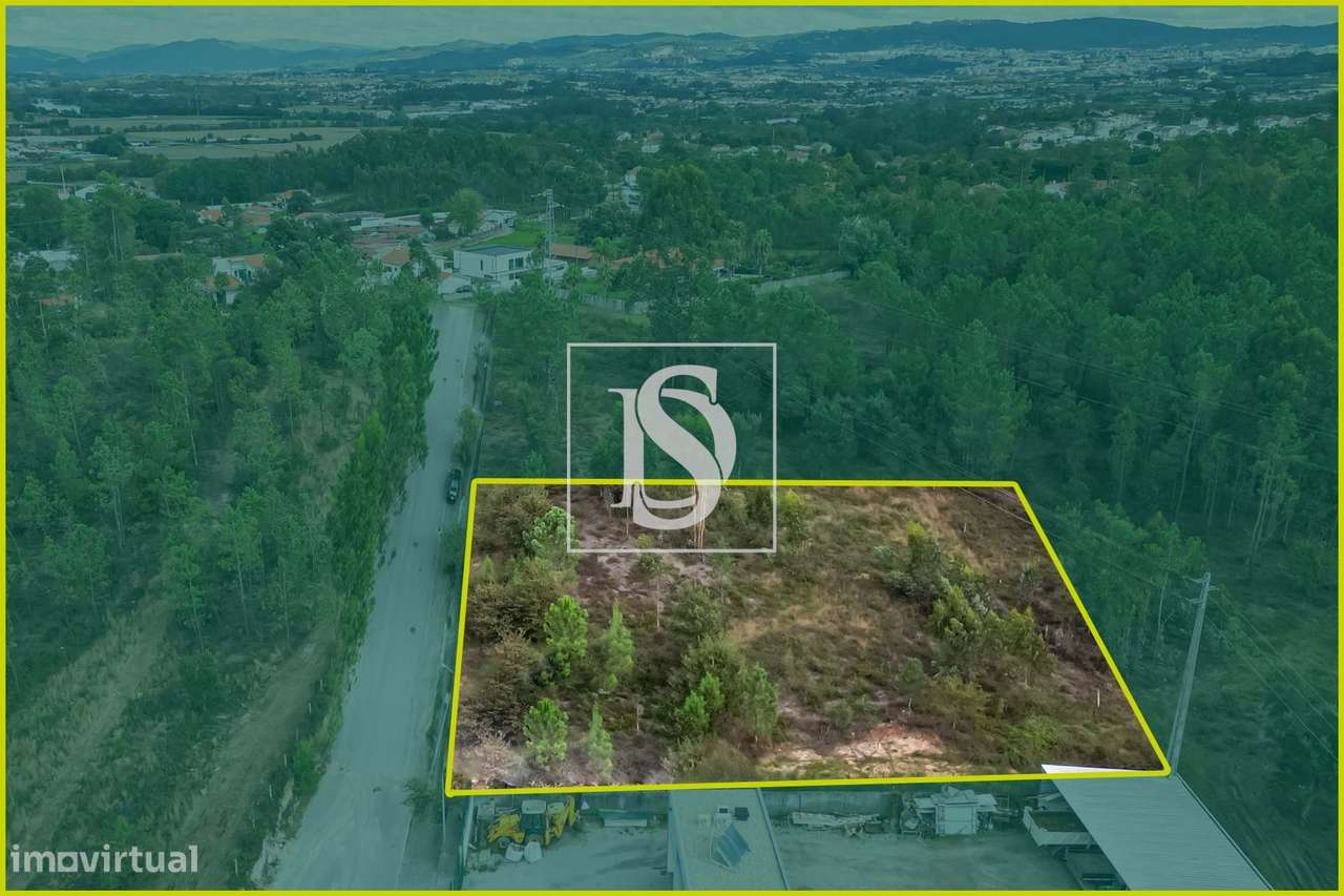 Terreno industrial com 3.800 m² e com licença de construção - Grande imagem: 4/23