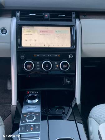 Land Rover Discovery V 2.0 Si4 HSE Luxury - 11