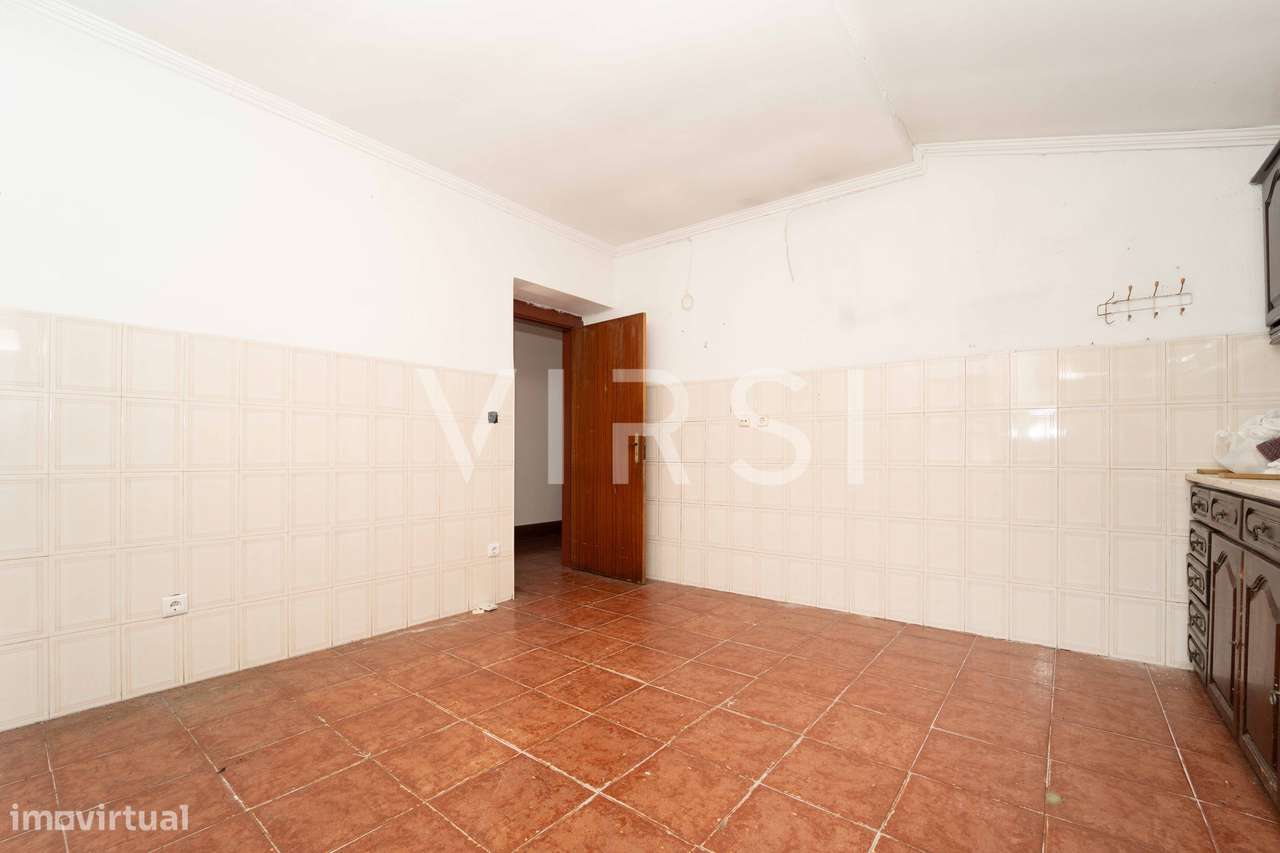 Moradia para remodelar a 3 min do ISCAC-9