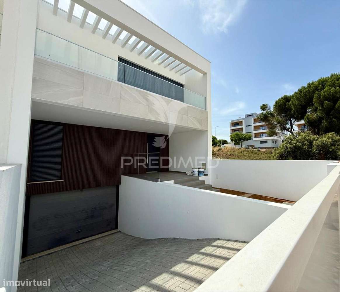 Moradia T3 com acabamentos de Luxo e Piscina - Quinta da Amizade, S... - Grande imagem: 5/40