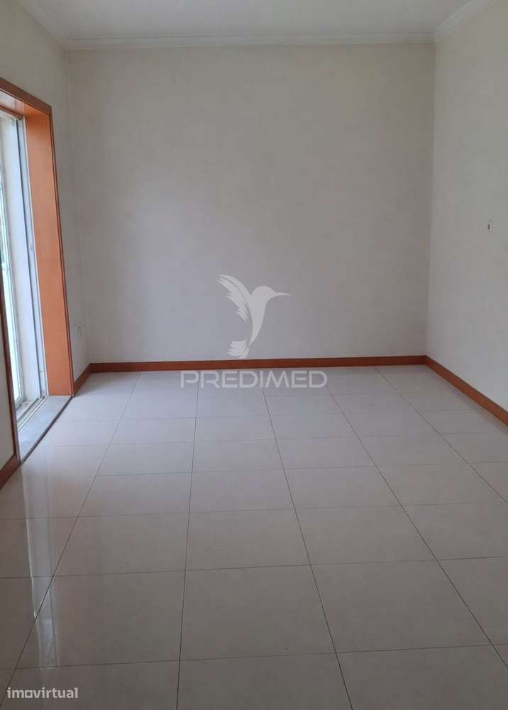 Moradia T4 com Três Frentes - Grande imagem: 2/18