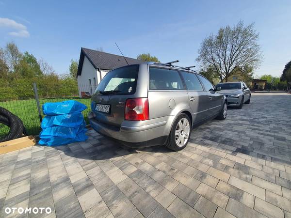 Volkswagen Passat 1.9 TDI 4Mot Highline - 3