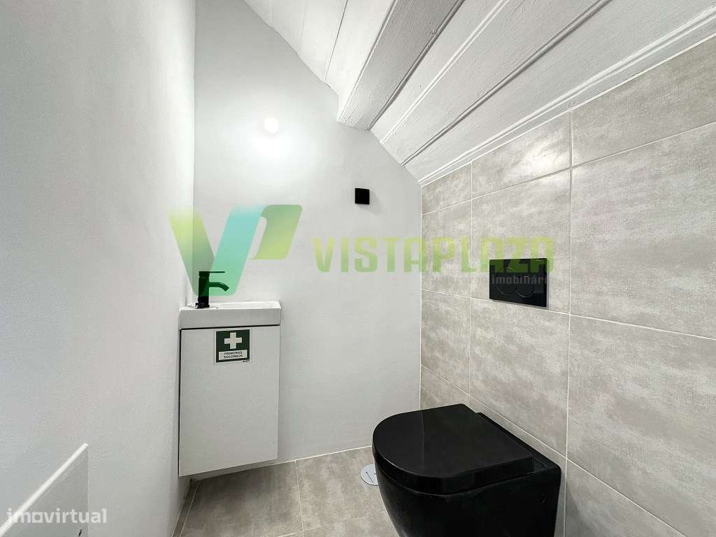 Moradia Geminada T2+2 Remodelada com Garagem, Espaço Exterior e Exc...-30