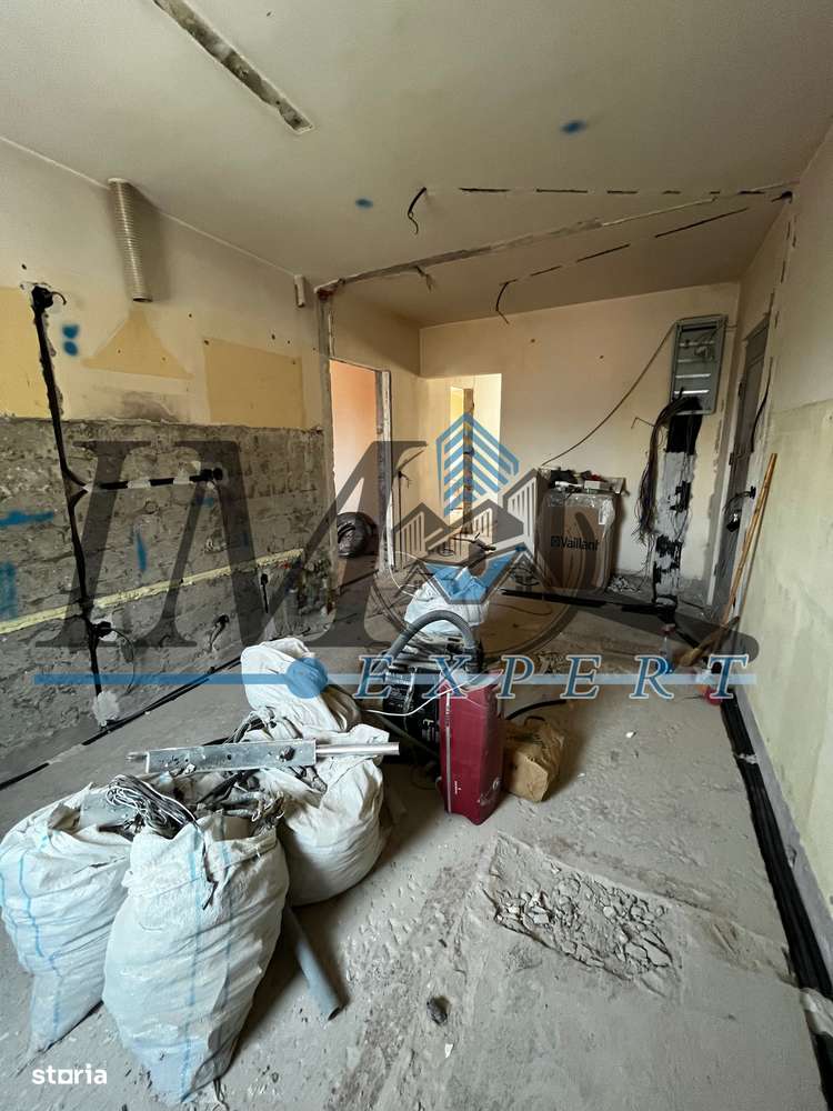 Apartament semi renovat de vânzare in Sebeș - Imagine principală: 4/10