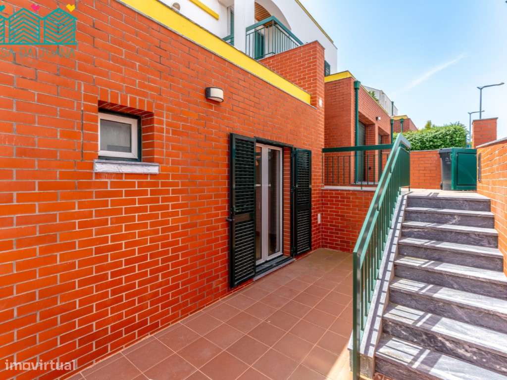 Moradia T5 com Jardim e Garagem em Oeiras-33