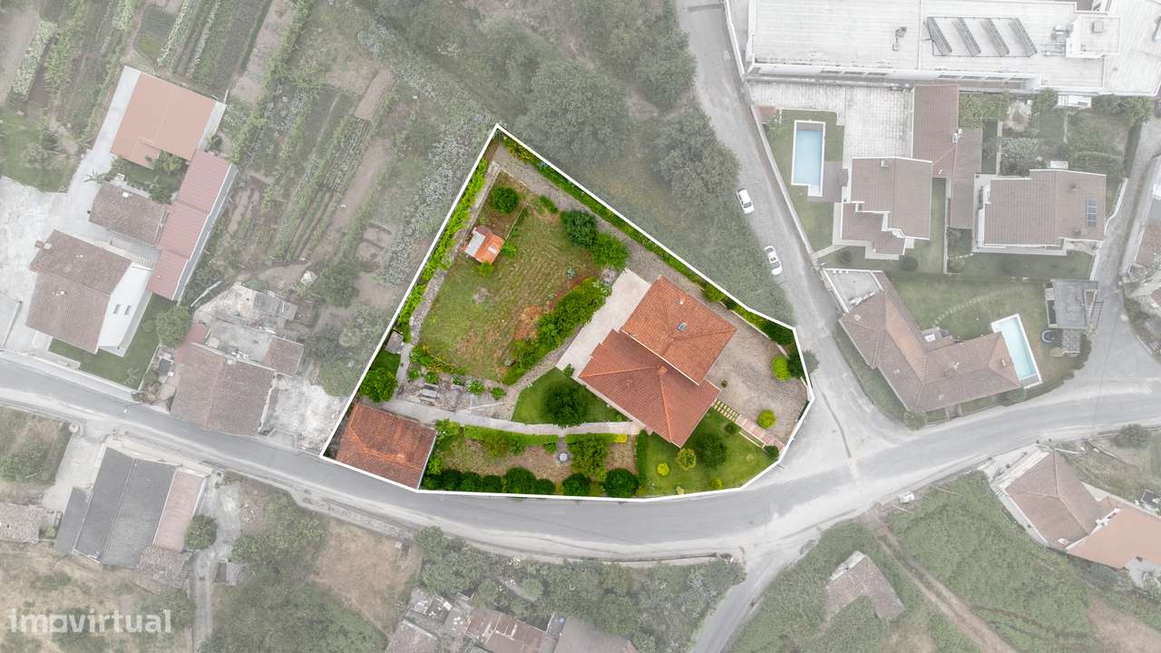 Moradia T4 Independente + T0 em Lago, Amares - Oportunidade Única!-34