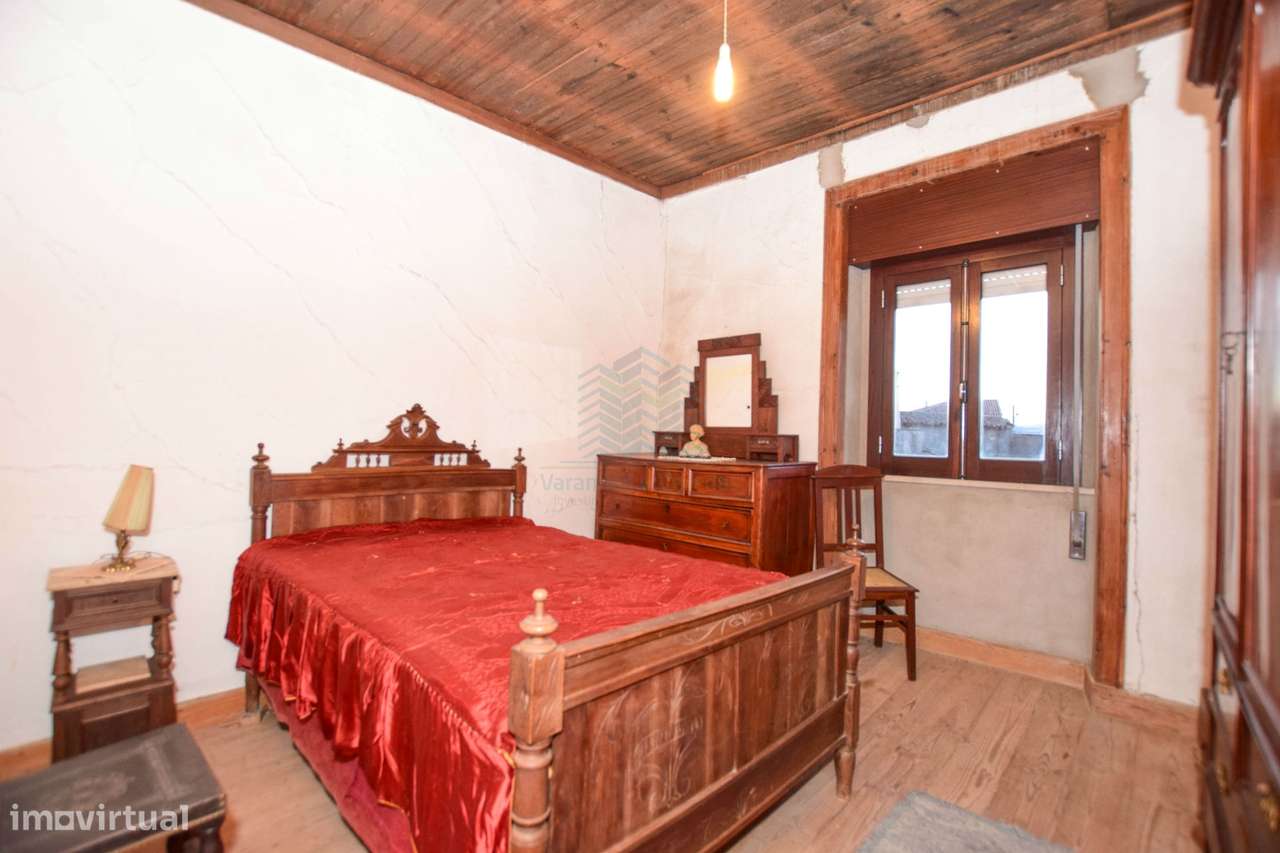 Moradia T7 com Garagem e Armazém - Alcorochel - Torres Novas-15