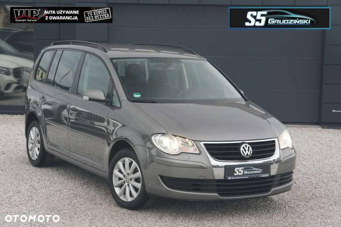 Volkswagen Touran - 1