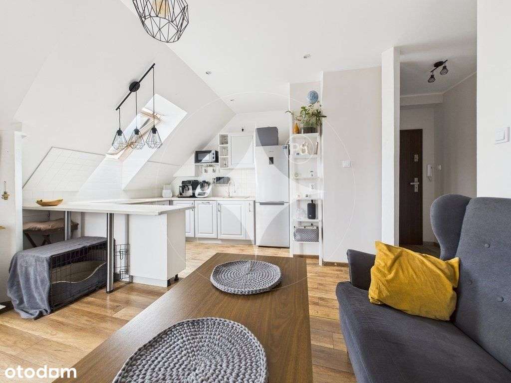 Dwupoziomowe mieszkanie na Starówce z piwnicą-17