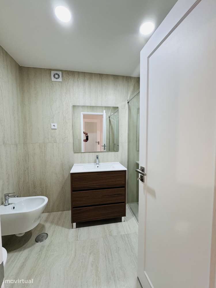 Apartamento T3 com varanda e garagem em Braga-4