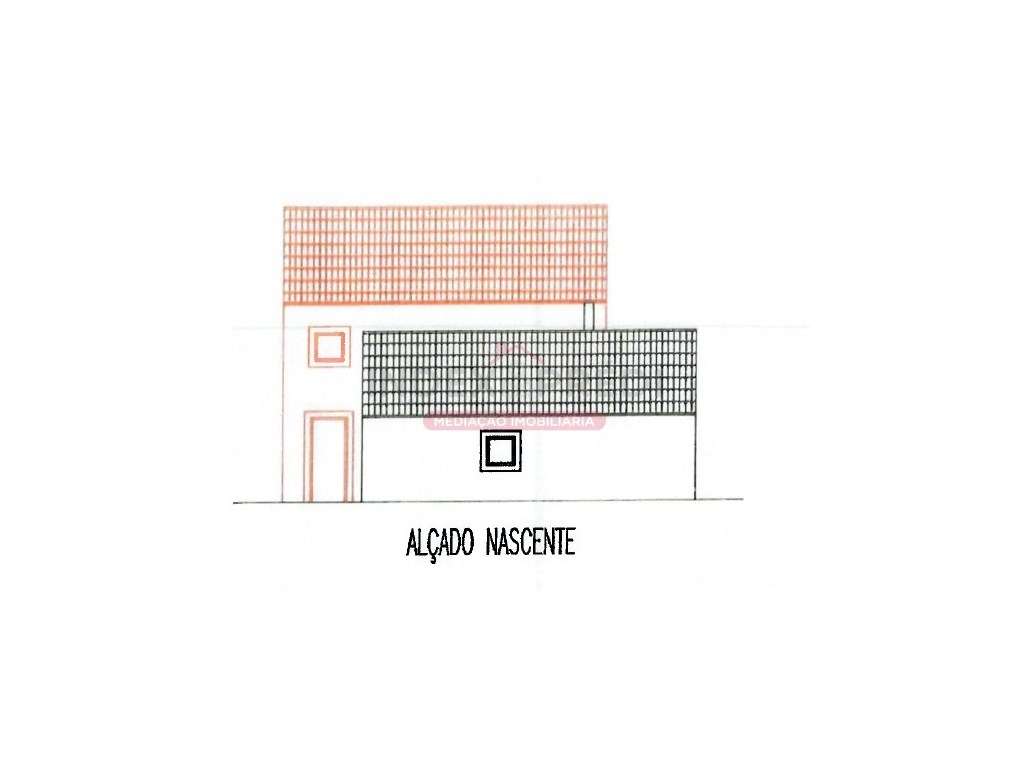 Moradia C/Quintal - Paredes - Penacova-11