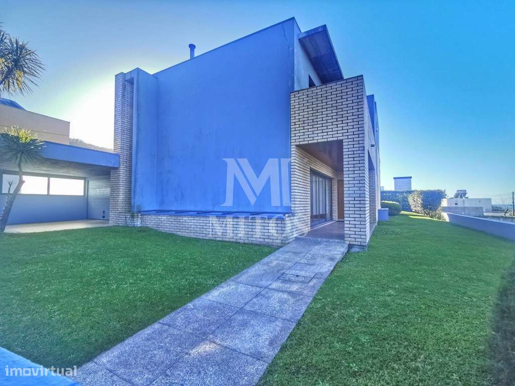 Extraordinária Moradia V4+1 com piscina e vista mar, para venda, em... - Grande imagem: 4/35