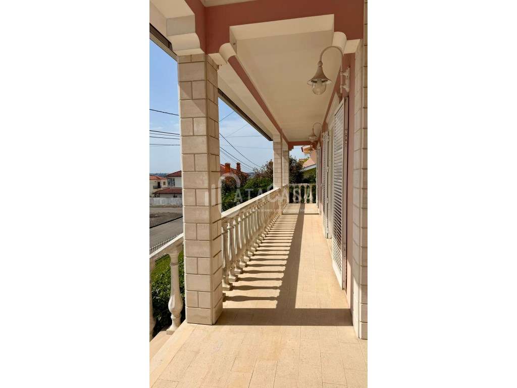 Moradia Isolada T4 para venda na Borralha-46