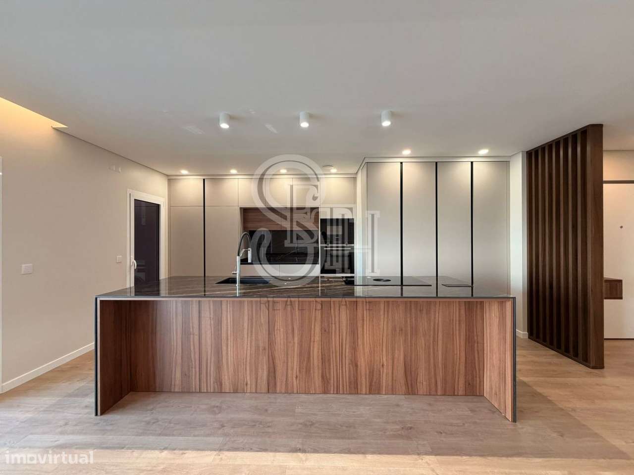 T3 A ESTREAR URBANIZAÇÃO VARANDAS II - Grande imagem: 2/25