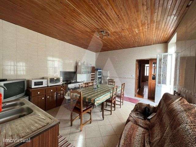 Moradia T3+1 no centro de Ílhavo para remodelação - Grande imagem: 4/17