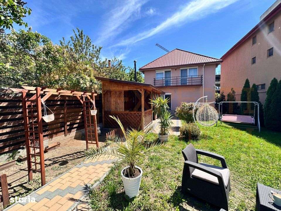 Casa primitoare in zona Mamaia Sat - Imagine principală: 4/19