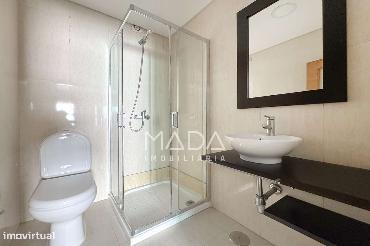 Apartamento T2+1 (último piso) c/sótão no centro histórico de Braga-17