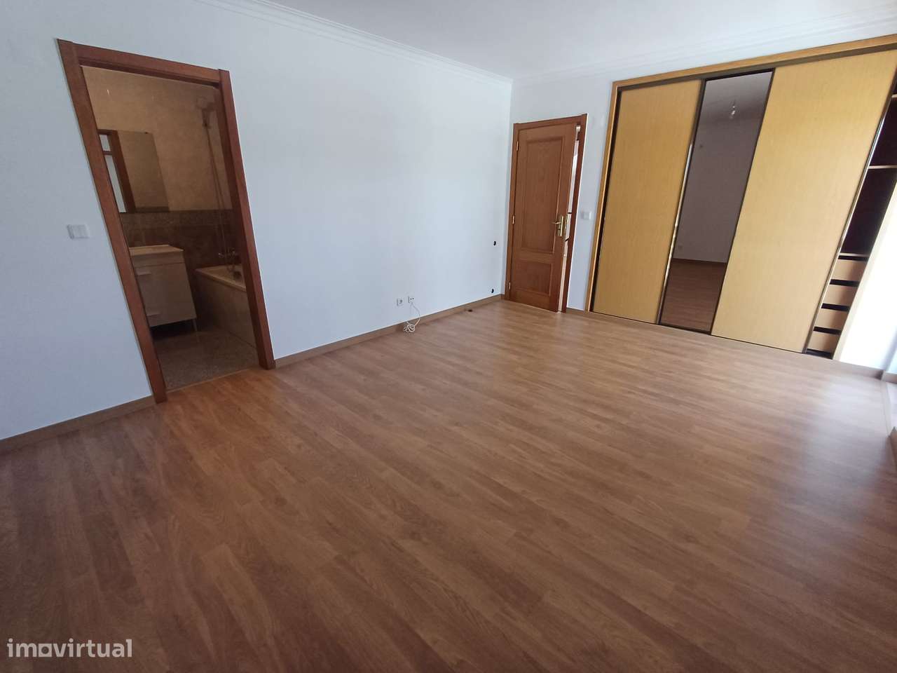 Excelente Moradia T4 garagem jardim Sampaio Sesimbra-19