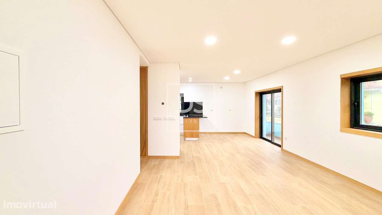 Moradia  independente T3 + T2 remodelada com materiais premium, pronta - Grande imagem: 2/30