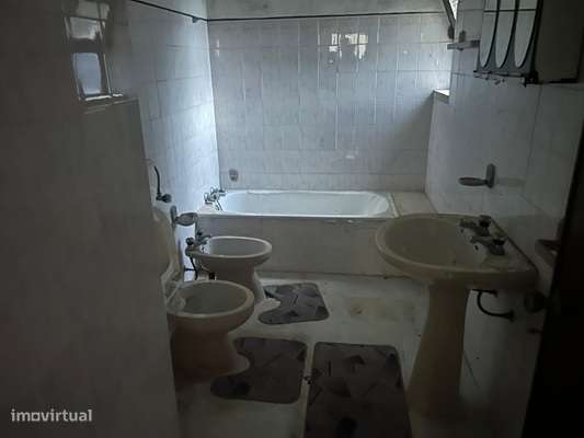 Moradia sita em Chão de Couce, Leiria-14