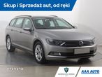 Volkswagen Passat - 2