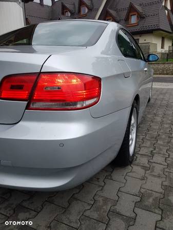 BMW Seria 3 320i - 7