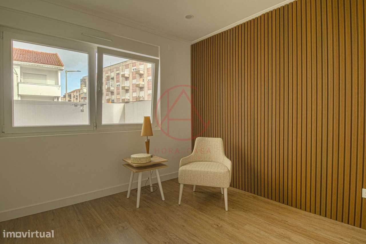 R/C de Moradia bi-familiar com quintal e garagem individual-38