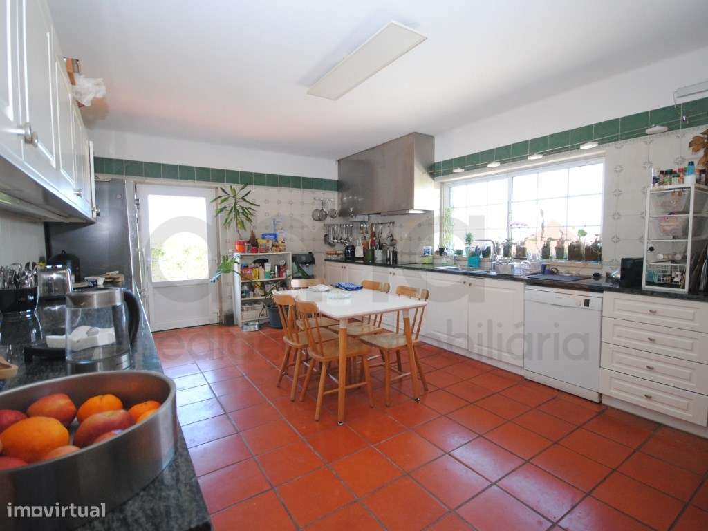 Moradia T5 em Lote Urbano de 5.135m2-46