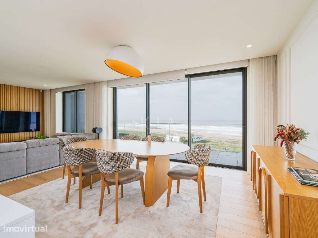 Penthouse T3 com piscina no terraço - Primeira linha de Mar-4