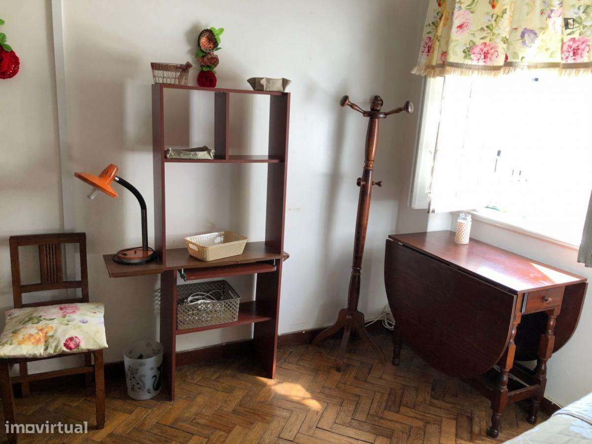 Quarto - localizado em Alta Universitária Coimbra - Grande imagem: 2/10