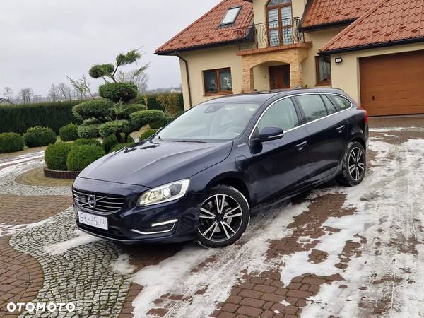 Volvo V60 D6 AWD Plug-in Hybrid Momentum - 7