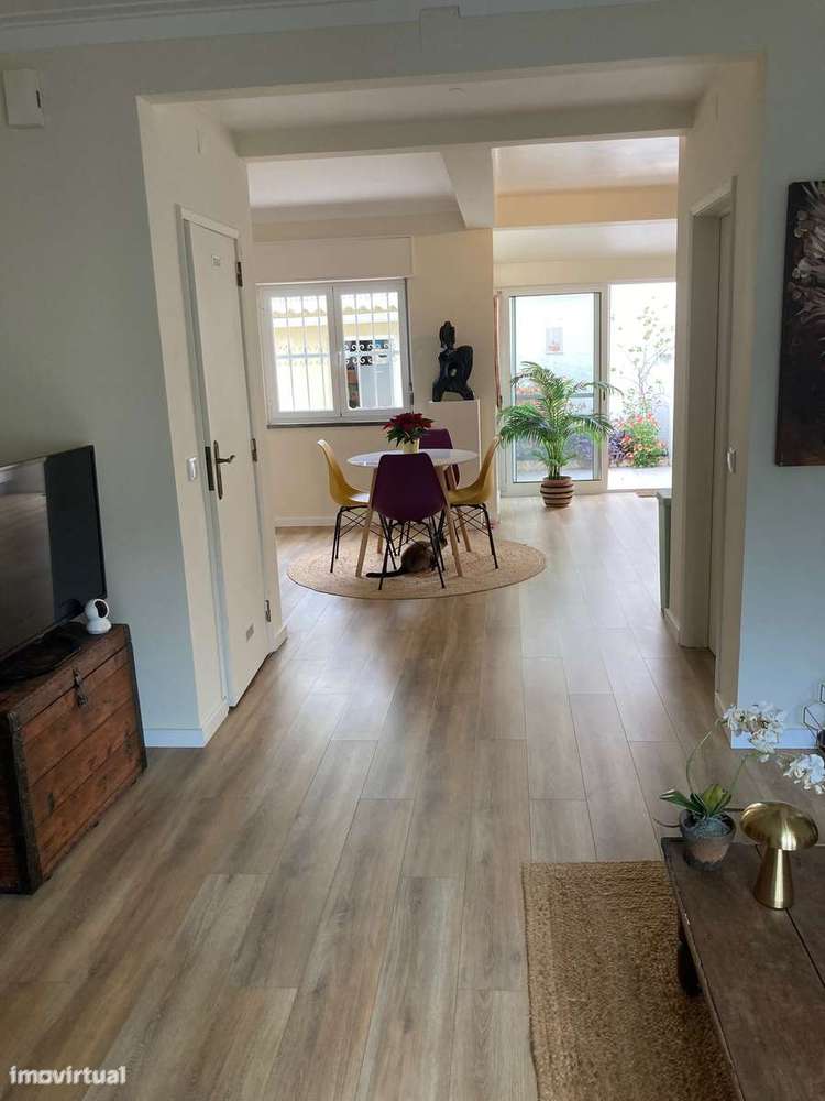 Charming Semi-Detached Home in Cascais – Fully Renovated - Grande imagem: 3/17