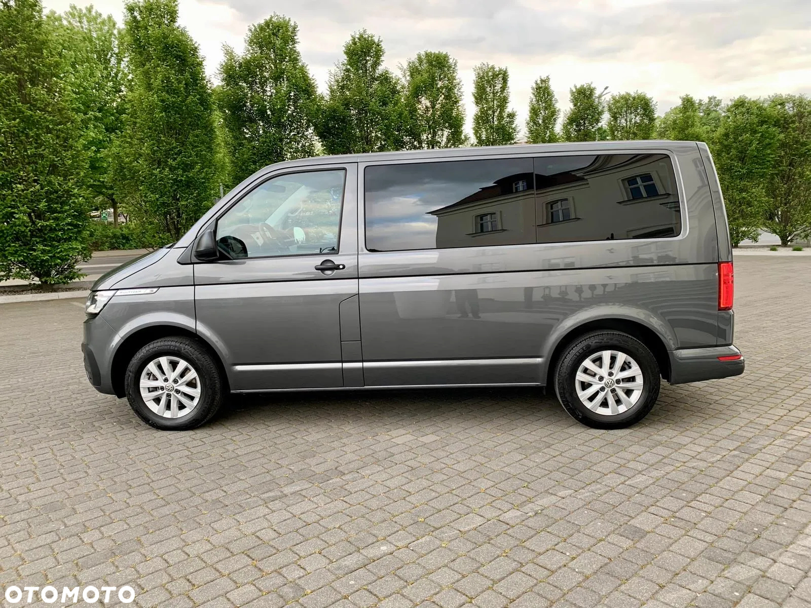 Volkswagen Multivan 6.1 2.0 TDI L1 Trendline 4Motion DSG - 25