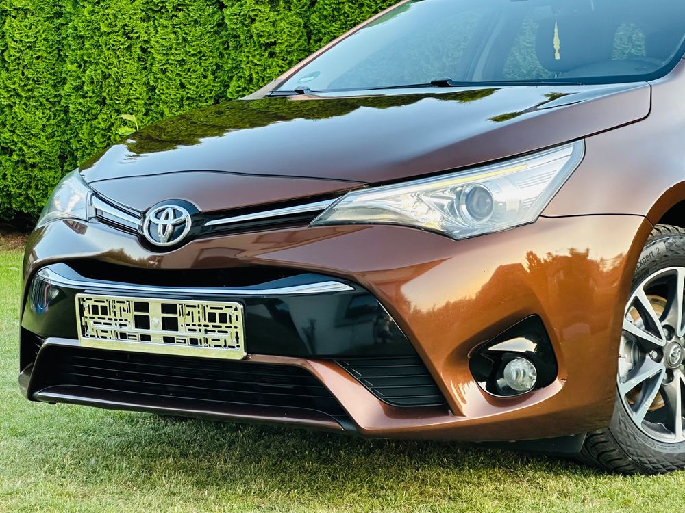Toyota Avensis III (2009-) Touring Sports 1.6 D-4D Business Edition 2015
