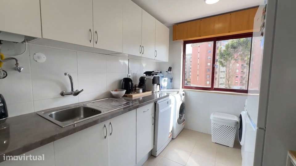 Apartamento T2 com varanda e garagem em Sintra - Grande imagem: 3/17