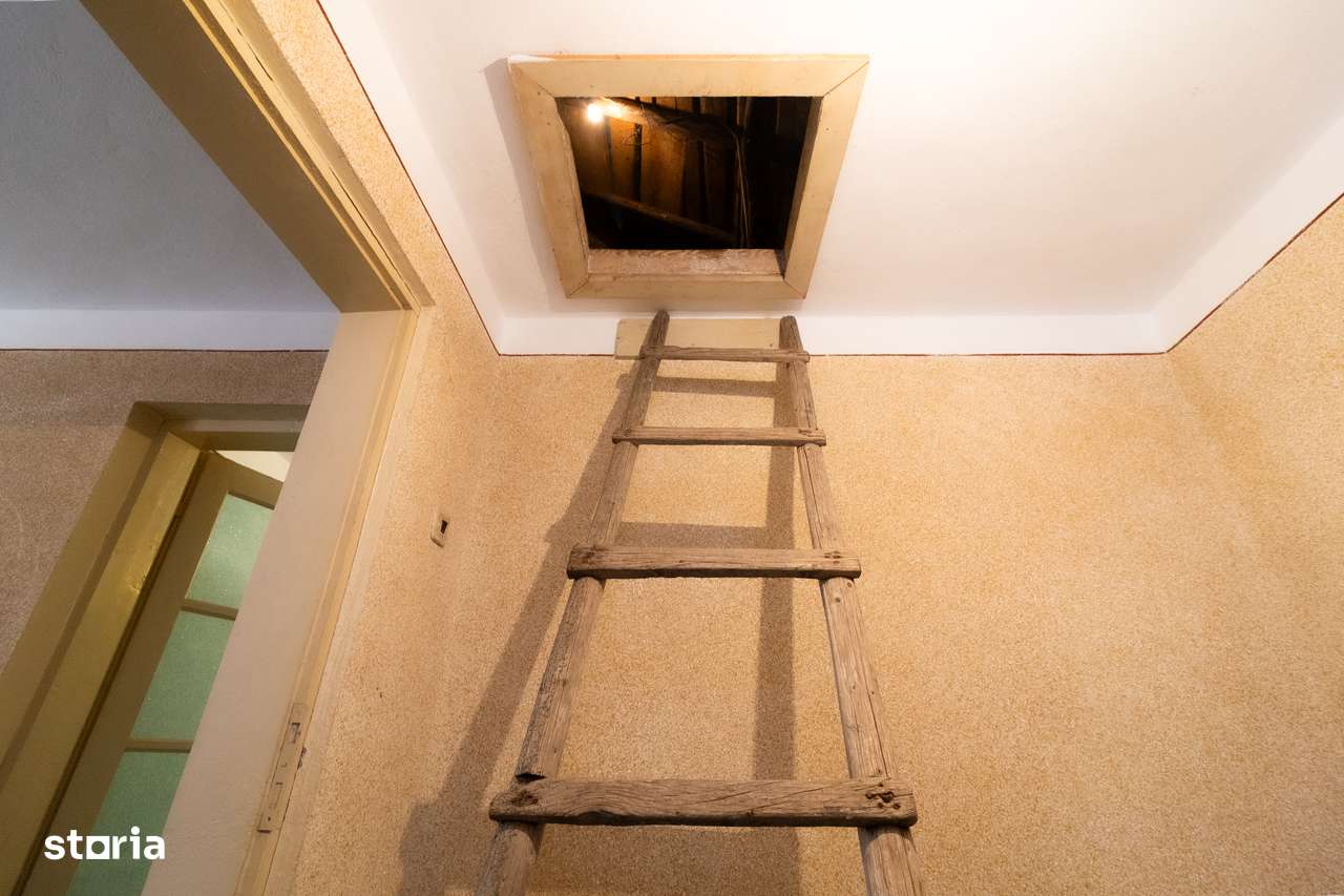 Ocazie-Casa de renovat. 8 camere langa Oltenita-Lac in spatele curtii.-9