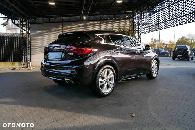 Infiniti QX - 3