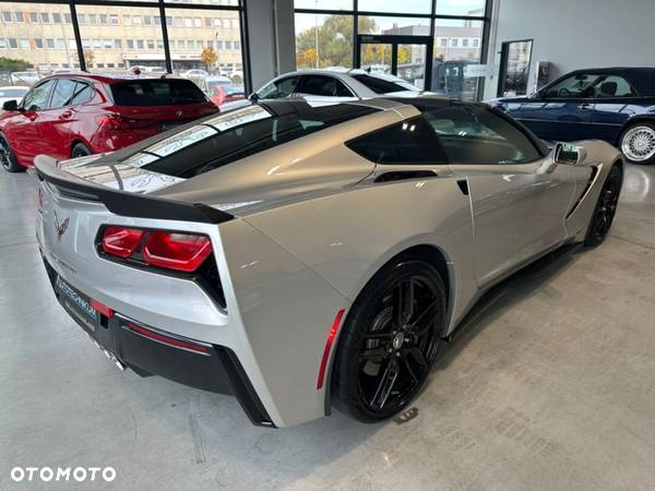 Chevrolet Corvette - 8