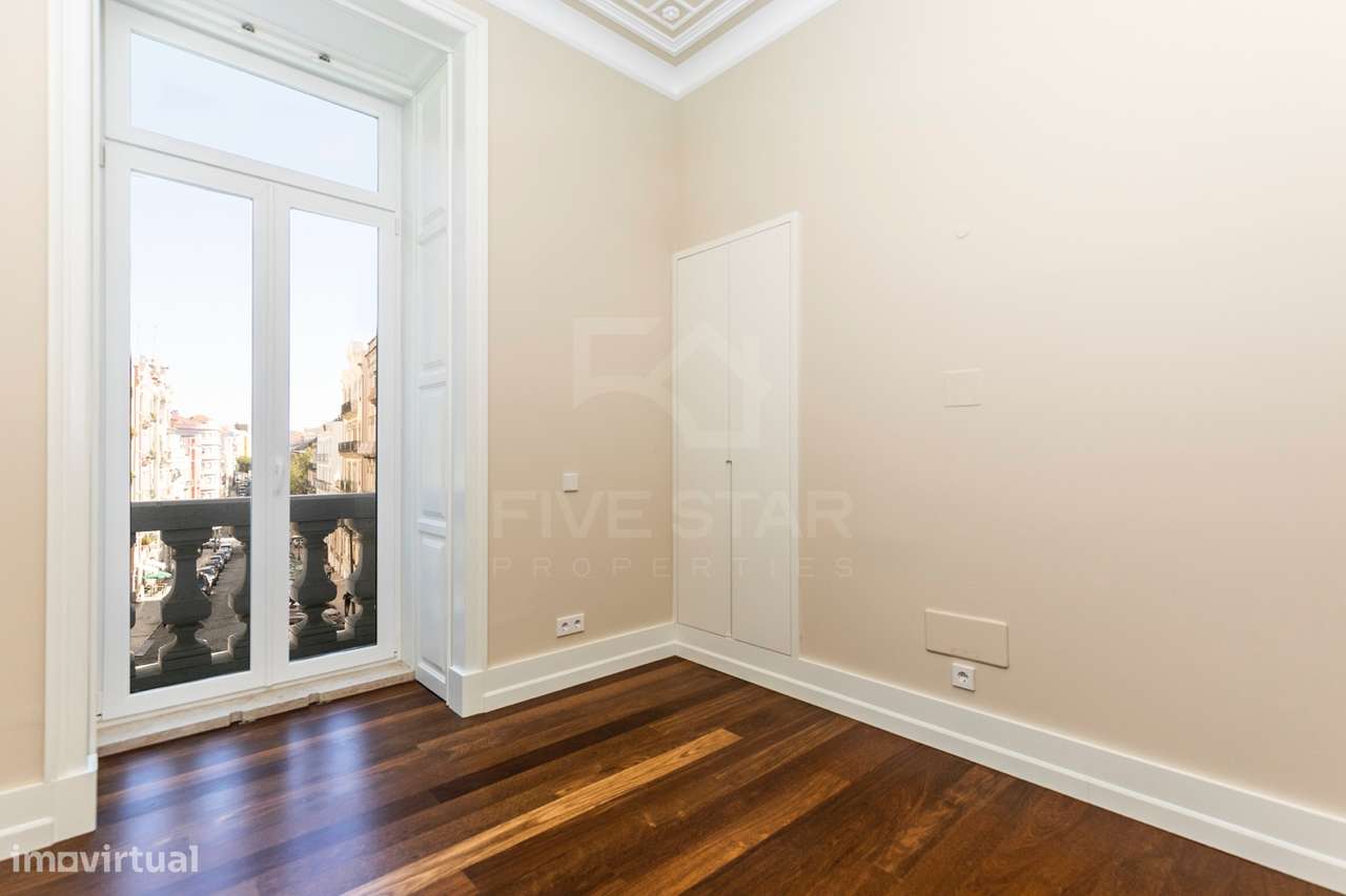 T2  | Condomínio de Luxo | Lisboa Centro | Av Duque de Loulé-13