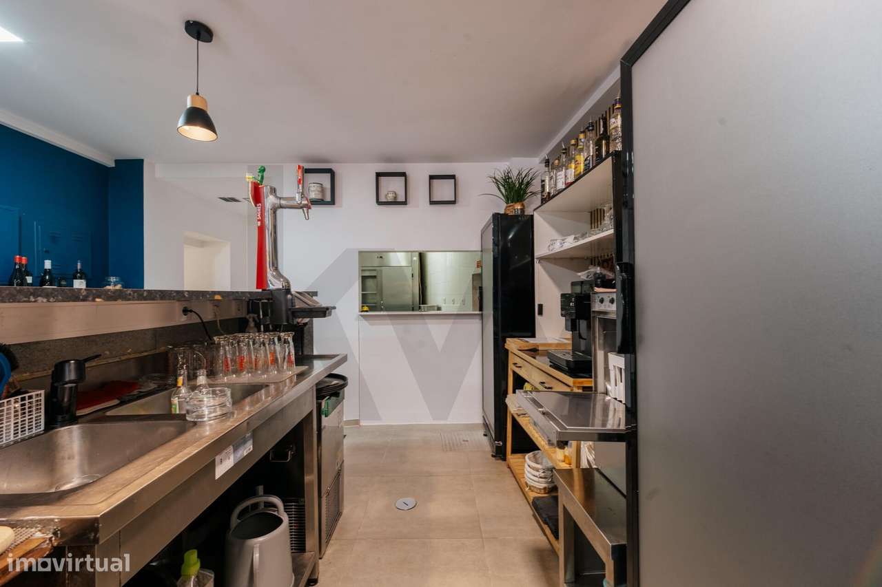 Trespasse de Restaurante Equipado e Remodelado na Rua dos Combatentes,-16