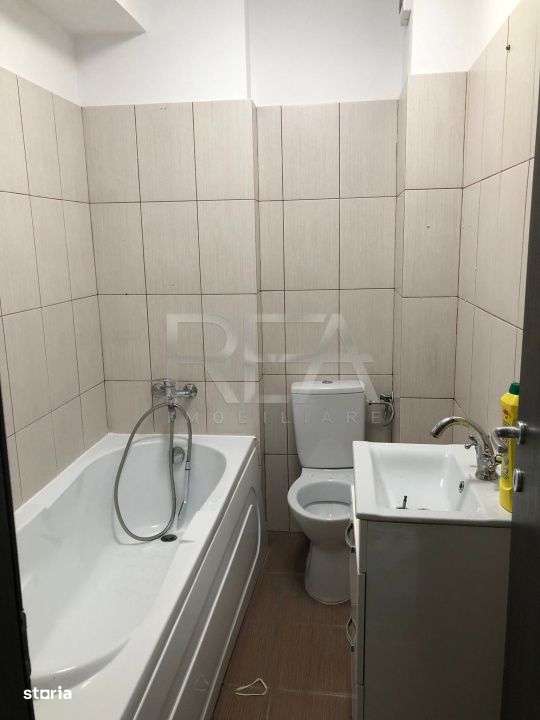 Apartament cu 3 camere la 400 de metri de statia de metrou 1 Decembrie - Imagine principală: 4/5